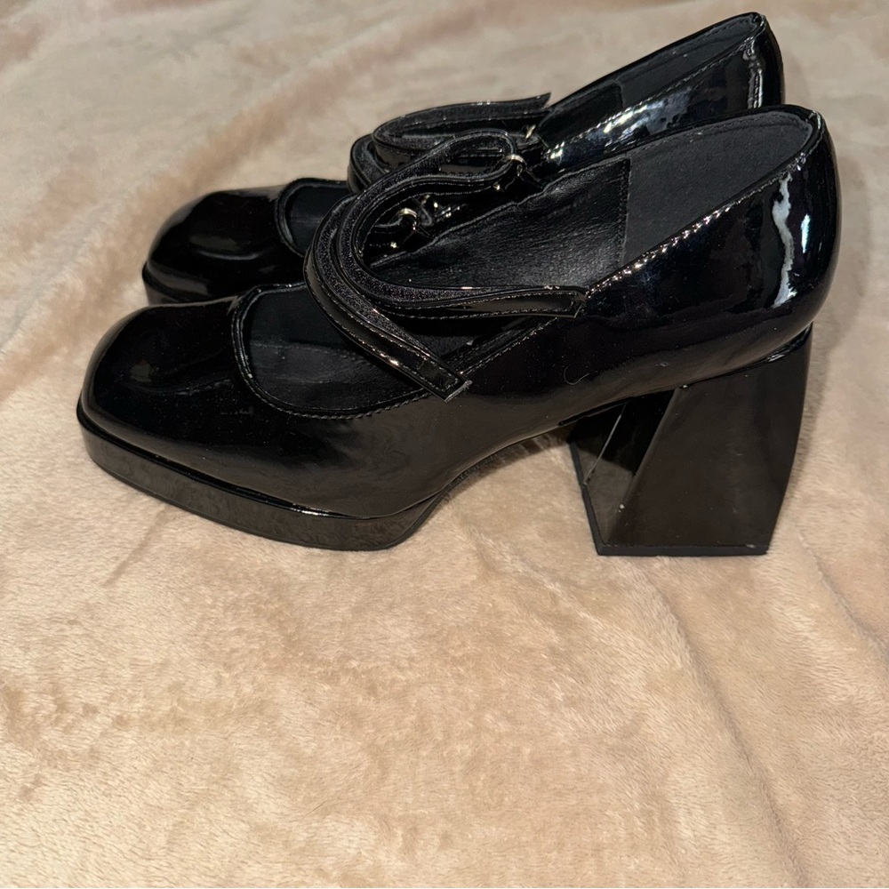 Dolls Kill Godiva Romantic Harmony Block Heel Faux Pattent Leather Mary Jane’s 7